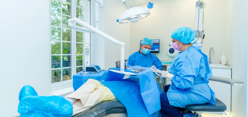 facettes dentaires La pose des implants dentaires Dr Ludovic Zeitoun - Chirurgien-dentiste à L’Isle-Adam